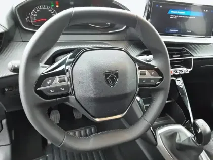 Photo 8 Peugeot 208  PureTech 75 S&S BVM5