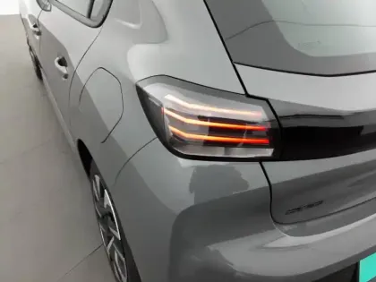 Photo 16 Peugeot 208  PureTech 75 S&S BVM5