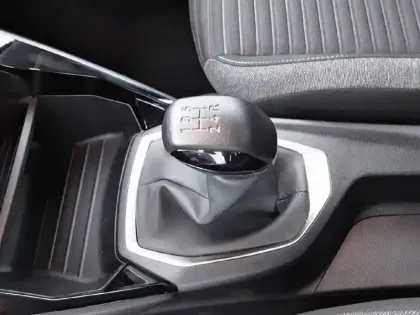 Photo 13 Peugeot 208  PureTech 75 S&S BVM5