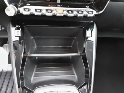 Photo 20 Peugeot 208  PureTech 75 S&S BVM5