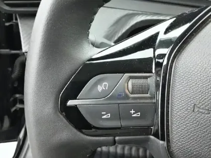 Photo 17 Peugeot 208  PureTech 75 S&S BVM5