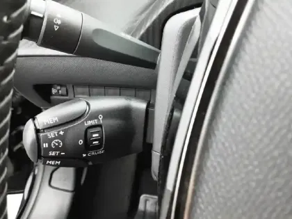 Photo 41 Peugeot 208  PureTech 75 S&S BVM5
