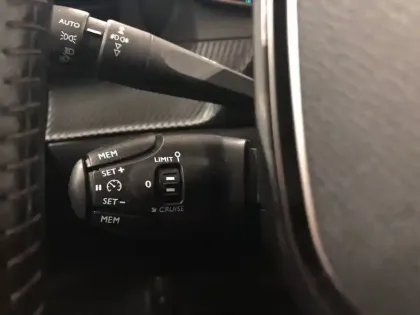 Photo 5 Peugeot 2008  Moteur électrique 136 ch