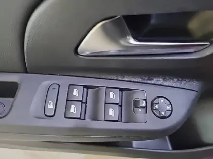 Photo 28 Opel Corsa  1.5 Diesel 100 ch BVM6