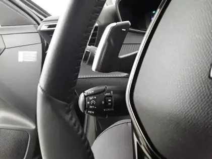 Photo 45 Peugeot 208  Hybrid 100 e-DCS6