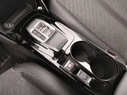 Photo 13 Peugeot 208  Hybrid 110 e-DCS6