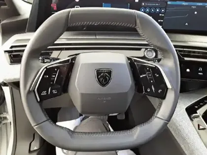 Photo 48 Peugeot 5008  Hybrid 136 e-DCS6