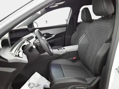 Photo 30 Peugeot 5008  Hybrid 145 e-DCS6