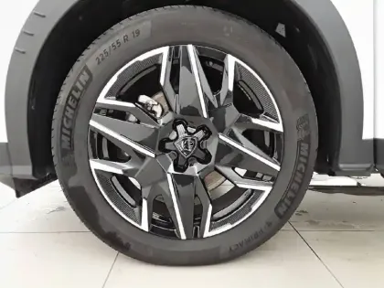 Photo 52 Peugeot 5008  Hybrid 136 e-DCS6