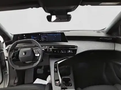 Photo 47 Peugeot 5008  Hybrid 136 e-DCS6