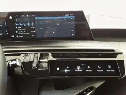 Photo 34 Peugeot 5008  Hybrid 145 e-DCS6