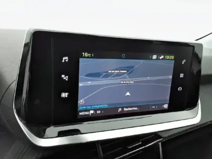 Photo 49 Peugeot 208  Electrique 50 kWh 136ch