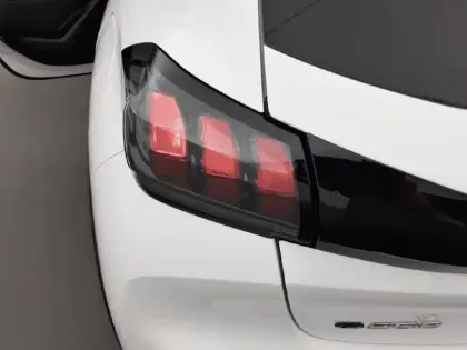 Photo 44 Peugeot 208  Electrique 50 kWh 136ch