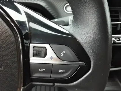 Photo 48 Peugeot 208  Electrique 50 kWh 136ch