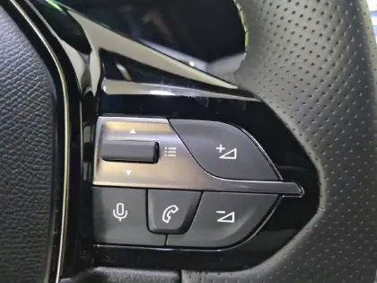 Photo 57 Peugeot 408  Hybrid 136 e-DCS6