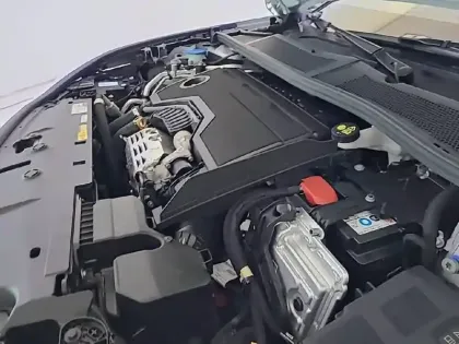 Photo 14 Peugeot 408  Hybrid 136 e-DCS6