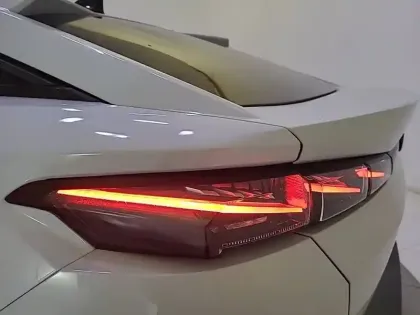 Photo 16 Peugeot 408  Hybrid 136 e-DCS6