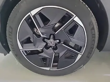 Photo 12 Peugeot 408  Hybrid 136 e-DCS6