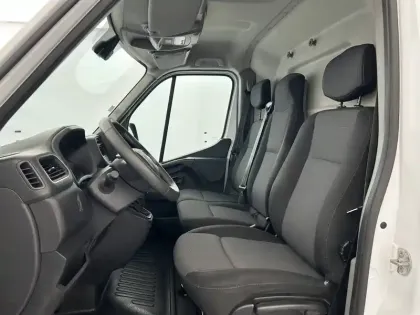 Photo 8 Renault Master  FGN TRAC F3500 L2H2 DCI 135