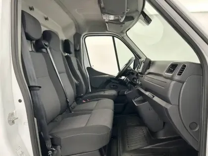 Photo 13 Renault Master  FGN TRAC F3500 L2H2 DCI 135