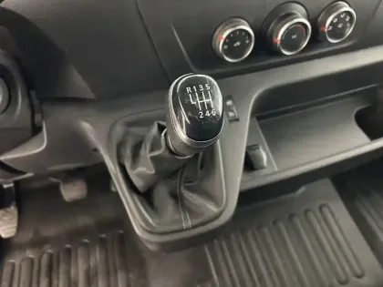 Photo 12 Renault Master  FGN TRAC F3500 L2H2 DCI 135