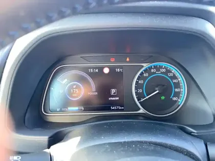 Photo 74 Nissan Leaf  Electrique 40kWh