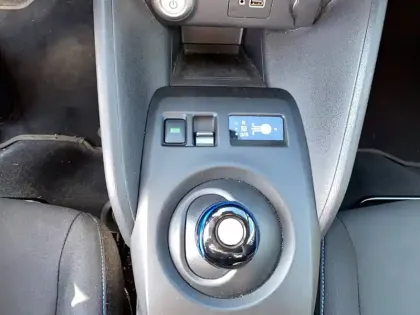 Photo 70 Nissan Leaf  Electrique 40kWh