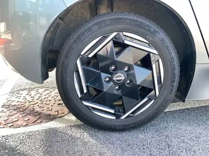 Photo 82 Nissan Leaf  Electrique 40kWh