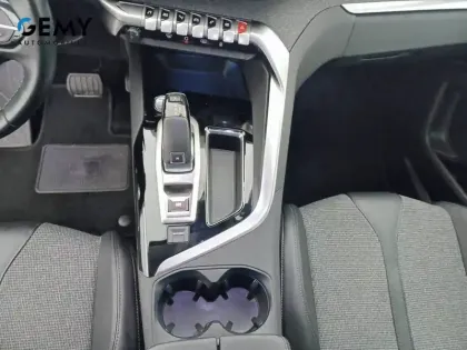 Photo 31 Peugeot 3008  Puretech 130ch S&S EAT8