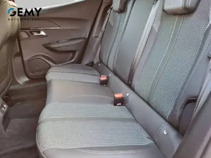 Photo 9 Peugeot 2008  PureTech 130 S&S EAT8