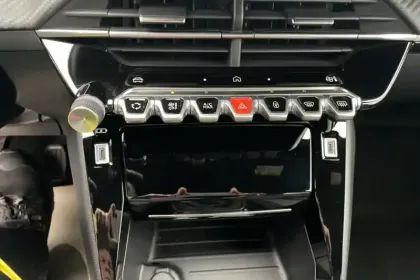 Photo 47 Peugeot 2008  100 S&S BVM6