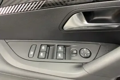 Photo 151 Peugeot 2008  100 S&S BVM6