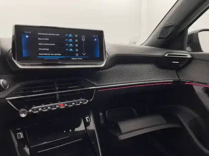 Photo 25 Peugeot 2008  PureTech 130 S&S EAT8