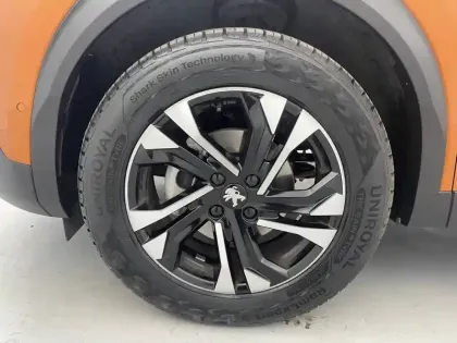 Photo 16 Peugeot 2008  PureTech 130 S&S EAT8