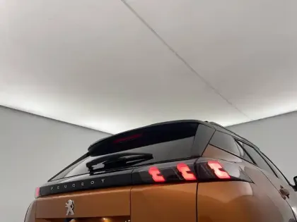 Photo 24 Peugeot 2008  PureTech 130 S&S EAT8