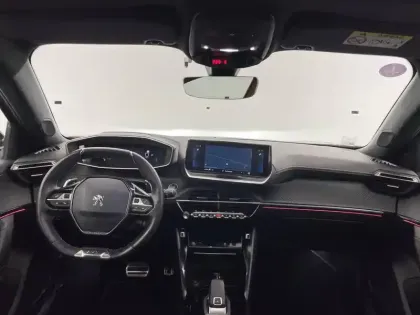 Photo 28 Peugeot 2008  PureTech 130 S&S EAT8