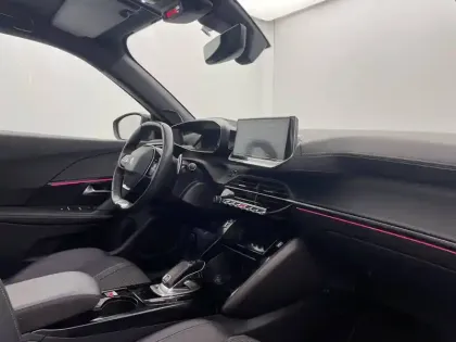 Photo 26 Peugeot 2008  PureTech 130 S&S EAT8