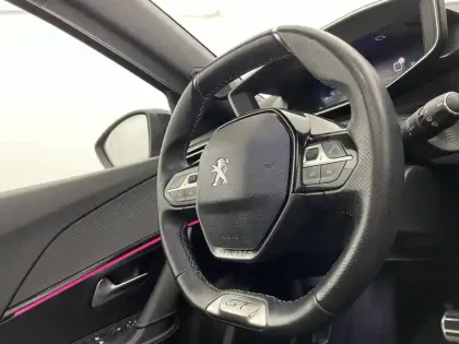 Photo 29 Peugeot 2008  PureTech 130 S&S EAT8