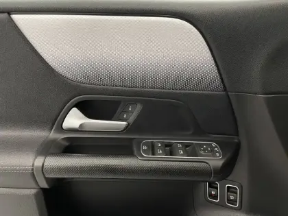 Photo 56 Mercedes Classe B  250 e 8G-DCT