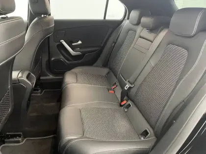 Photo 15 Mercedes Classe A  250 e 8G-DCT