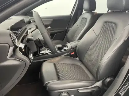 Photo 14 Mercedes Classe A  250 e 8G-DCT