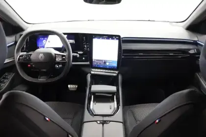 Photo 23 Renault Austral  E-Tech full hybrid 200 GSR2