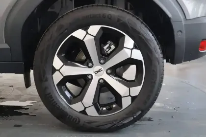 Photo 4 Dacia Duster  Hybrid 140