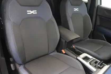 Photo 30 Dacia Duster  Hybrid 140