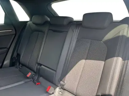 Photo 53 Audi Q3  35 TDI 150 ch S tronic 7