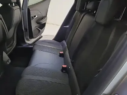 Photo 11 Peugeot 2008  PureTech 130 S&S EAT8