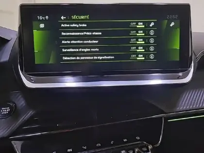 Photo 21 Peugeot 2008  PureTech 130 S&S EAT8