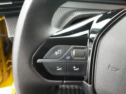 Photo 70 Peugeot 208  PureTech 75 S&S BVM5