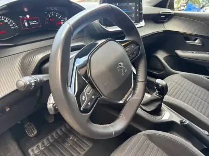 Photo 8 Peugeot 208  PureTech 75 S&S BVM5