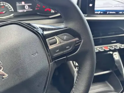 Photo 21 Peugeot 208  PureTech 75 S&S BVM5